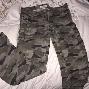 Women’s camo low rise pants